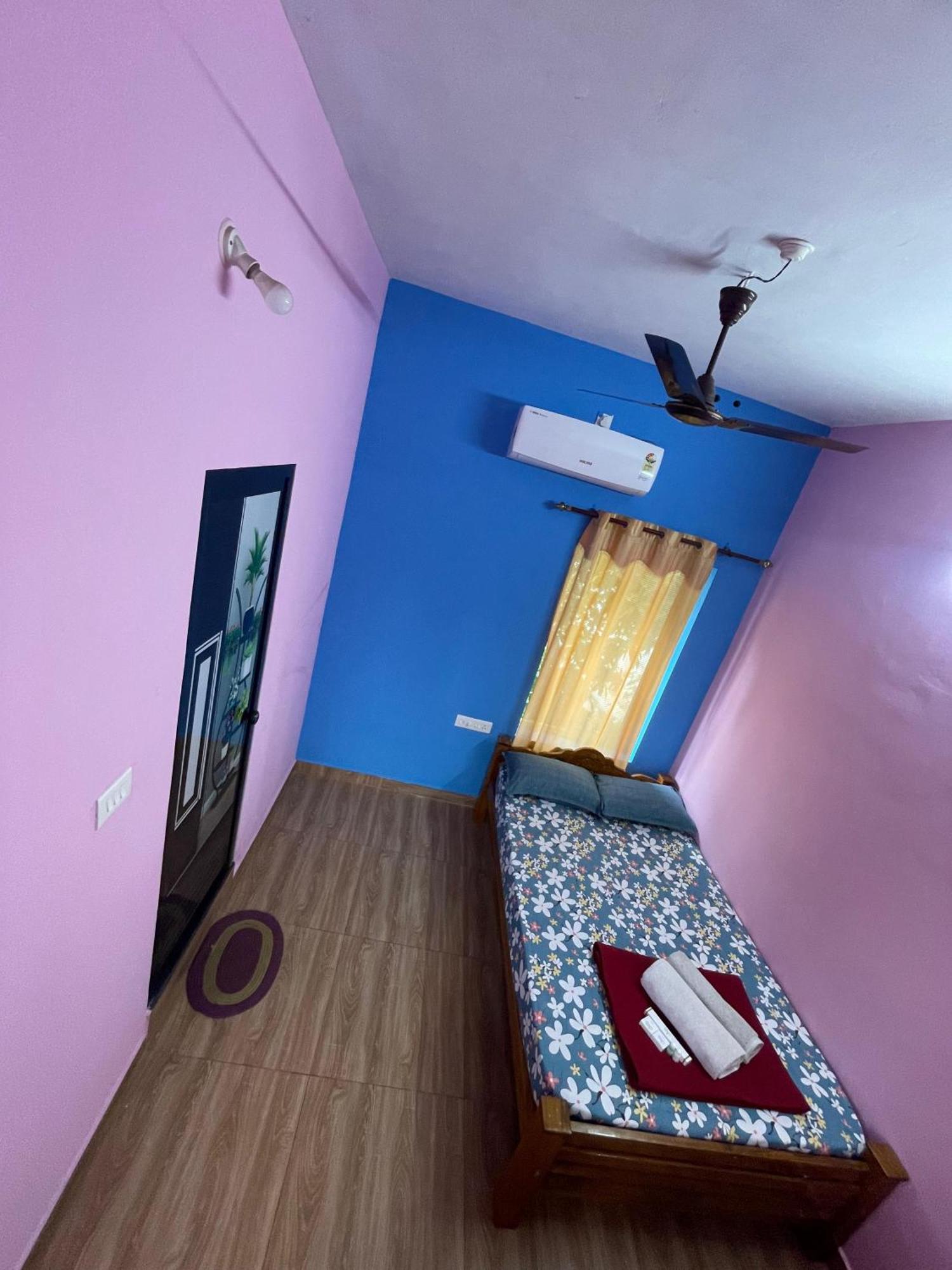 Hostelexp, Varkala - A Beach Town Hostel Екстер'єр фото
